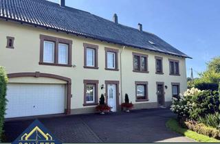 Einfamilienhaus kaufen in 66822 Lebach, Freistehendes Einfamilienhaus mit Einliegerwohnung und großem Grundstück in Lebach OT zu verkaufen