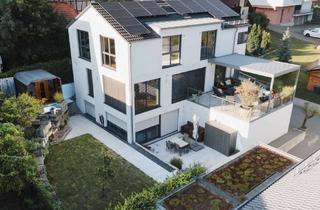 Einfamilienhaus kaufen in 71364 Winnenden, Exklusives, neuwertiges Einfamilienhaus mit 2,5 Zimmer ELW. Besonders ruhige SW-Aussichtslage.