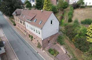 Haus kaufen in Neuhäuser Straße, 37691 Derental, Ein-/Zweifamilienhaus mit separatem Garten und Garage in Derental