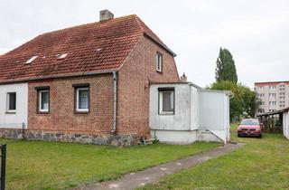 Doppelhaushälfte kaufen in Dorfstraße 30, 17309 Viereck, Listenpreis 33.000,00 € - Erwerben Sie eine Doppelhaushälfte in Borken, mit grünem Grundstück