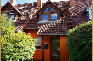 Haus kaufen in 77736 Zell, Platz für Ideen: Reihenmittelhaus mit Garten und Garage in beliebter Wohnlage von Zell a. H.