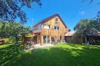 Haus kaufen in 82069 Schäftlarn, Idyllisches, sonniges Wohnparadies mit Traumgarten! Wärmepumpe, PV-Anlage + Speicher, Sauna u.v.m.