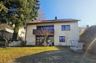 Einfamilienhaus kaufen in 76530 Innenstadt, Charmantes Einfamilienhaus mit Weitblick über Teile der Stadt Baden-Baden