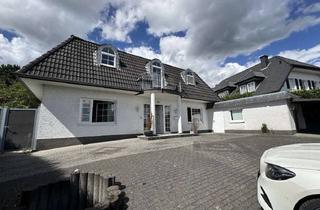 Villa kaufen in Weißenportz 18, 53804 Much, Elegante Villa mit stilvollem Design