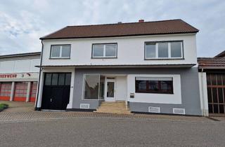 Mehrfamilienhaus kaufen in 68794 Oberhausen-Rheinhausen, PROVISIONSFREI geräumiges Mehrfamilienhaus mit 3WE gepflegt