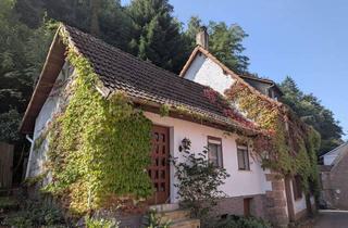 Haus kaufen in Untere Bergstraße 15, 76889 Vorderweidenthal, Historisches Sandsteinhaus mit Charme