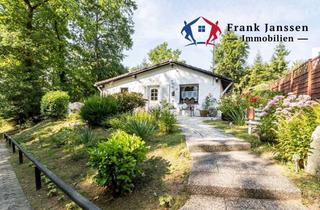 Haus kaufen in 54587 Lissendorf, Freistehender Bungalow im Erholungsgebiet Lissendorf - Heizung aus 2023 - teilunterkellert - Garten
