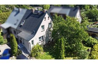 Doppelhaushälfte kaufen in 07318 Saalfeld, Charmante Doppelhaushälfte mit Potenzial – viel Platz für Ihre Wohnideen
