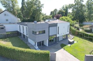 Villa kaufen in 53757 Sankt Augustin, Sankt Augustin-Niederberg: Ansprechende Villa – Mit Pool & Sauna