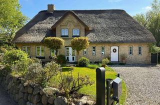Haus kaufen in 25887 Winnert, Historisches Reetdachhaus mit Stil und Seele – Liebevoll saniertes Juwel mit Bauerngarten - Bei H...