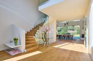 Villa kaufen in 41462 Neuss, Absolutes Unikat in traumhafter Gartenlandschaft, freistehende Villa in bester Lage vom Bols-Viertel