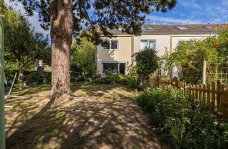 Reihenhaus kaufen in 23730 Neustadt, Vermietetes Endreihenhaus mit großem Garten, ausgebautem Dachboden und zwei optionalen Garagen