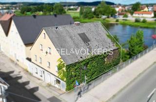 Haus kaufen in 93128 Regenstauf, Altbestand mit Potenzial - zentral gelegen - mit Blick auf d...