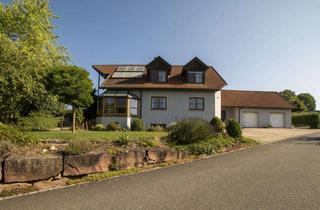Haus kaufen in 97297 Waldbüttelbrunn, Platz für die ganze Familie - mit Pool!