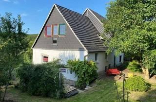 Villa kaufen in 58675 Hemer, Freistehende 1 - 2-Fam.-Haus-Villa mit schönem Garten und 3 Garagen!