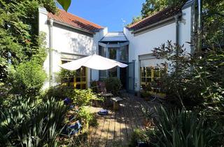 Villa kaufen in 94419 Reisbach, Architektenvilla im Dornröschenschlaf inmitten einer begehrten Siedlungslage von Reisbach