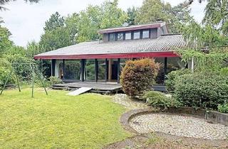 Villa kaufen in 53721 Siegburg, Großzügige Architektenvilla mit Schwimmbad und Sauna in Siegburg-Stallberg