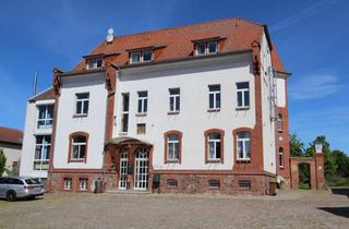 Haus kaufen in Tannepölser Str., 06780 Zörbig, 3-in-1 mit Rendite: Wohnen, Arbeiten und Veranstalten