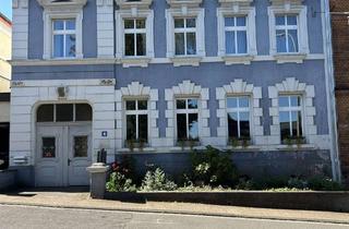 Haus kaufen in 66557 Illingen, Liebhaberobjekt - einseitig angebautes historisches Vierfamilienhaus in Illingen zu verkaufen