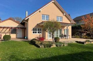 Haus mieten in 61381 Friedrichsdorf, Friedrichsdorf freistehendes Einfamilienhaus Nähe Wald, großzügig, modern und hell mit viel Komfort