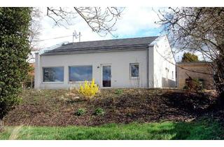 Haus mieten in Erlbacher Straße, 86643 Rennertshofen, Attraktives, frei stehendes Haus mit drei Zimmern in Rennertshofen