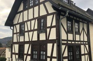 Haus mieten in Pfarrgasse, 61389 Schmitten, Historisches Fachwerkhaus unterhalb der Reifenberger Burg