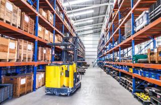 Gewerbeimmobilie kaufen in 61440 Oberursel, Gewerbeliegenschaft zu verkaufen | ca. 4.500 m² Grundstück | ca. 4.400 m² Lager-/ Verkaufsfläche