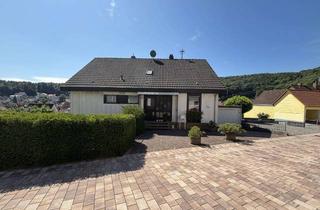 Anlageobjekt in 76889 Dörrenbach, Gepflegtes MFH mit drei Wohnungen in sonniger Lage