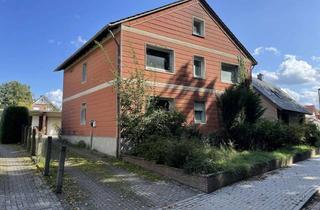 Anlageobjekt in 49134 Wallenhorst, 3-Parteienhaus in Rulle mit viel Entwicklungspotenzial und großem Grundstück!