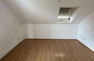Anlageobjekt in 96199 Zapfendorf, Schöne Dachgeschosswohnung mit herrlichem Ausblick