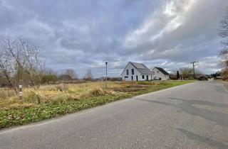 Grundstück zu kaufen in 17089 Burow, **Exklusives Baugrundstück in idyllischer Dorfendlage – Perfekt für ein stilvolles Doppelhaus**