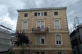 Immobilie mieten in 64521 Groß-Gerau, 135 m² Wohnung, 5 Zimmer, Duschbad und Küche, 2 Balkone. Laminatboden.