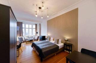 Immobilie mieten in Greifswalder Straße 211, 10405 Prenzlauer Berg, Altbauwohnung mit großem Wohnraum und Blick auf die Greifswalder Strasse