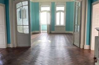 Wohnung kaufen in 65195 Nordost, Stilvolle Altbauwohnung mit Stuck & Parkett in Gründerzeitvilla – 4 Zimmer in Wiesbaden-Nordost