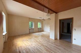 Wohnung kaufen in 95028 Innenstadt, Großzügige Eigentumswohnung (WFL ca. 163 m²) - sanierungsbedürftig - im EG einer Stadtvilla - zentr