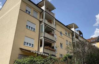 Wohnung kaufen in 01587 Riesa, Ideal für Kapitalanleger! Moderne Dachgeschosswohnung mit Balkon & Fahrstuhl, in zentraler Lag