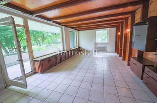 Wohnung kaufen in 46236 Bottrop, ERDGESCHOSS, 120M², RIESEN LOGGIA! Eigentumswohnung in Bottrop-Stadtmitte mit Tiefgaragenstellplatz.