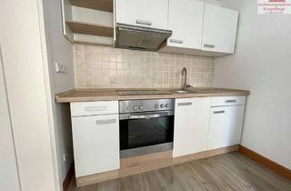 Wohnung mieten in Zschorlauer Straße 72, 08280 Aue, Single-Wohnung mit Einbauküche in ruhiger Lage von Aue