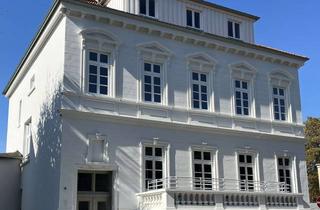 Wohnung mieten in Peterstraße 29, 26121 Innenstadt, Lichtdurchflutete Altbauwohnung mit Holzdielen in zentraler Lage von Oldenburg