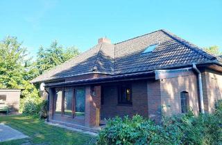 Einfamilienhaus kaufen in 25709 Helse, Schmuckes Einfamilienhaus mit Garage und großem Grundstück in Helse bei Marne zu verkaufen