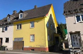 Haus kaufen in 96355 Tettau, Provisionsfrei: 3-Familienhaus mit Ausbaupotenzial und Garten in Tettau