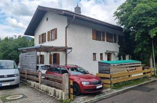 Haus kaufen in 83661 Lenggries, Teilrenovierte DHH in Süd/West Ausrichtung, derzeit vermietet