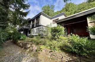 Einfamilienhaus kaufen in 35096 Weimar, Wohnen in bester Ruhelage – Großes Einfamilienhaus mit Garten und Innenpool