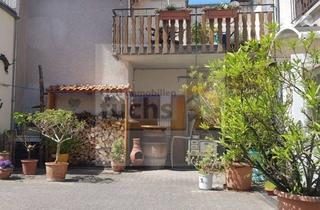 Haus kaufen in 56218 Mülheim-Kärlich, Mehrgenerationenhaus oder Kapitalanlage 3 Wohneinheiten - 216 qm Wfl. - großer Hof mit 4 Garagen