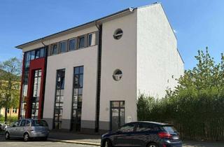 Gewerbeimmobilie kaufen in 08523 Plauen, Exklusive Gewerbeimmobilie in ansprechender Lage von Plauen mit attraktiven Verkaufs- und Bürofläche