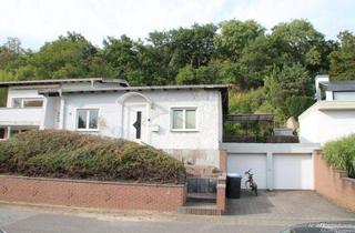 Haus kaufen in Buschweg 10, 52391 Vettweiß, Haus: 2 Wohnungen, 2 Eingänge, 2 Terrassen. Platz für 2 Generationen!