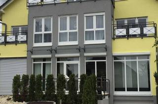 Wohnung kaufen in 75449 Wurmberg, Exklusive, neuwertige 3-Raum-Erdgeschosswohnung mit gehobener Innenausstattung mit EBK in Wurmberg