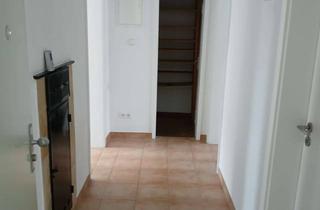 Wohnung kaufen in 71034 Böblingen, Modernisierte 2-Zimmer-Wohnung in Böblingen mit Balkon