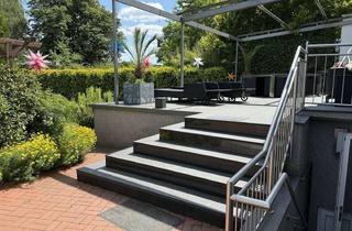 Haus kaufen in 44579 Castrop-Rauxel, Großzügiges 3-Familienhaus mit Gewerbeeinheit, Traumgarten & Luxusausstattung in Bestlage von Rauxel