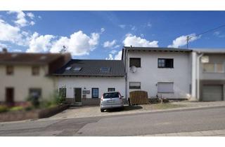 Anlageobjekt in 66571 Eppelborn, Kapitalanleger aufgepasst - vermietetes Zweifamilienhaus in Eppelborn-Calmesweiler!